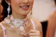射洪人妖皇后(中国富豪娶人妖皇后)