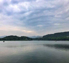 射洪杭州自助游(杭州自助游旅游攻略)