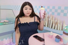 射洪胖模(胖模特穿衣搭配图片)