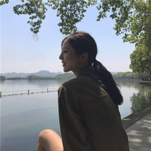 射洪私人伴游网带你看到天际，白色盐湖无际，蓝色天空无边