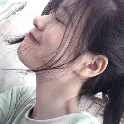 射洪伴游女生烟雨蒙蒙的资料