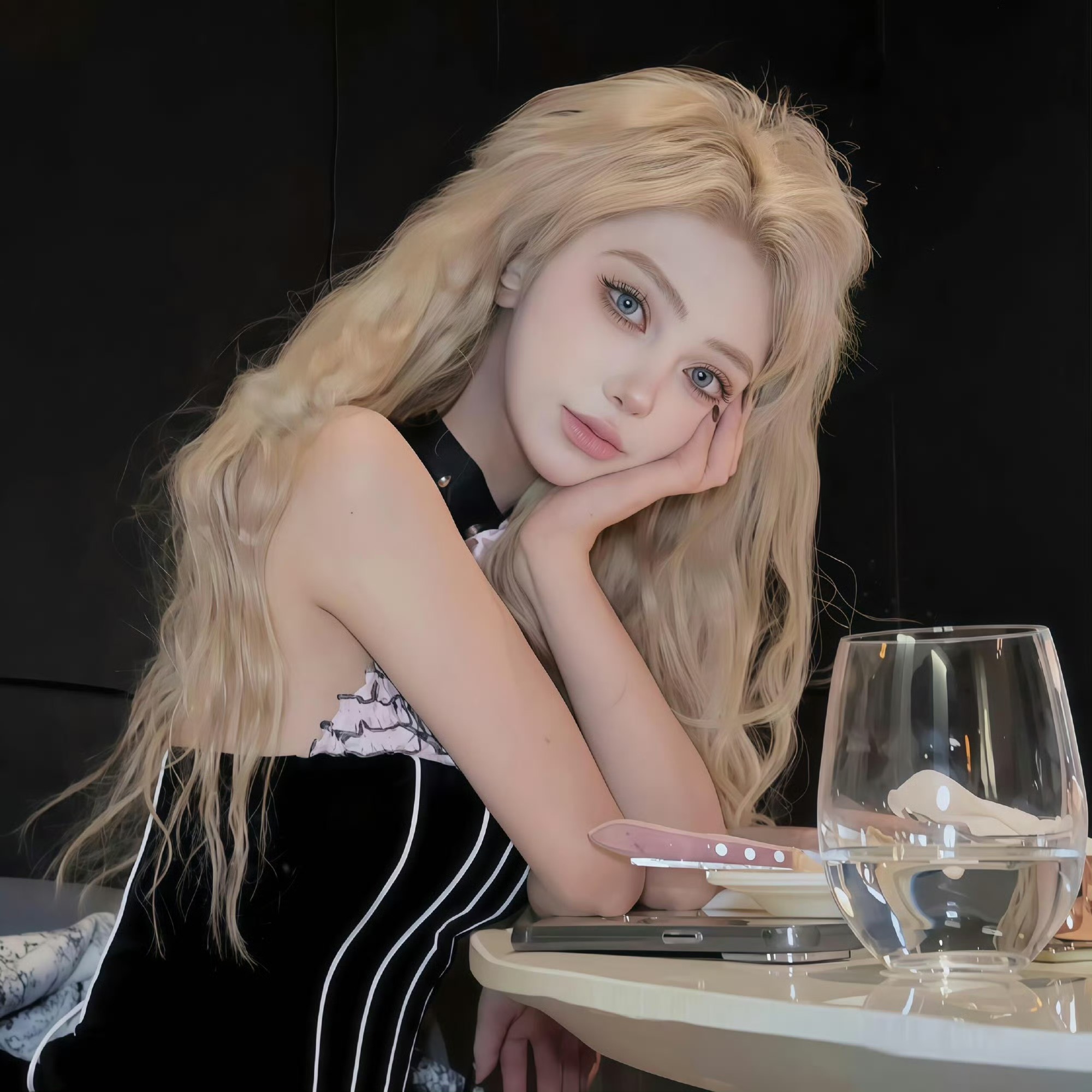 射洪伴游女生晨露的资料